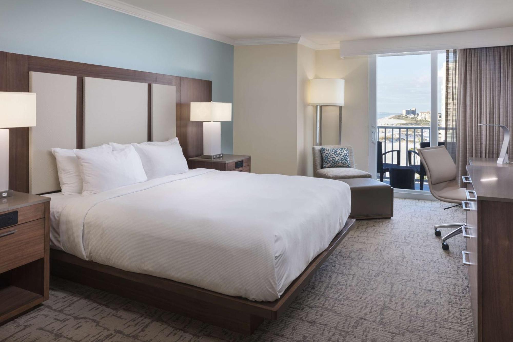 Hilton Clearwater Beach Resort & Spa Exterior photo