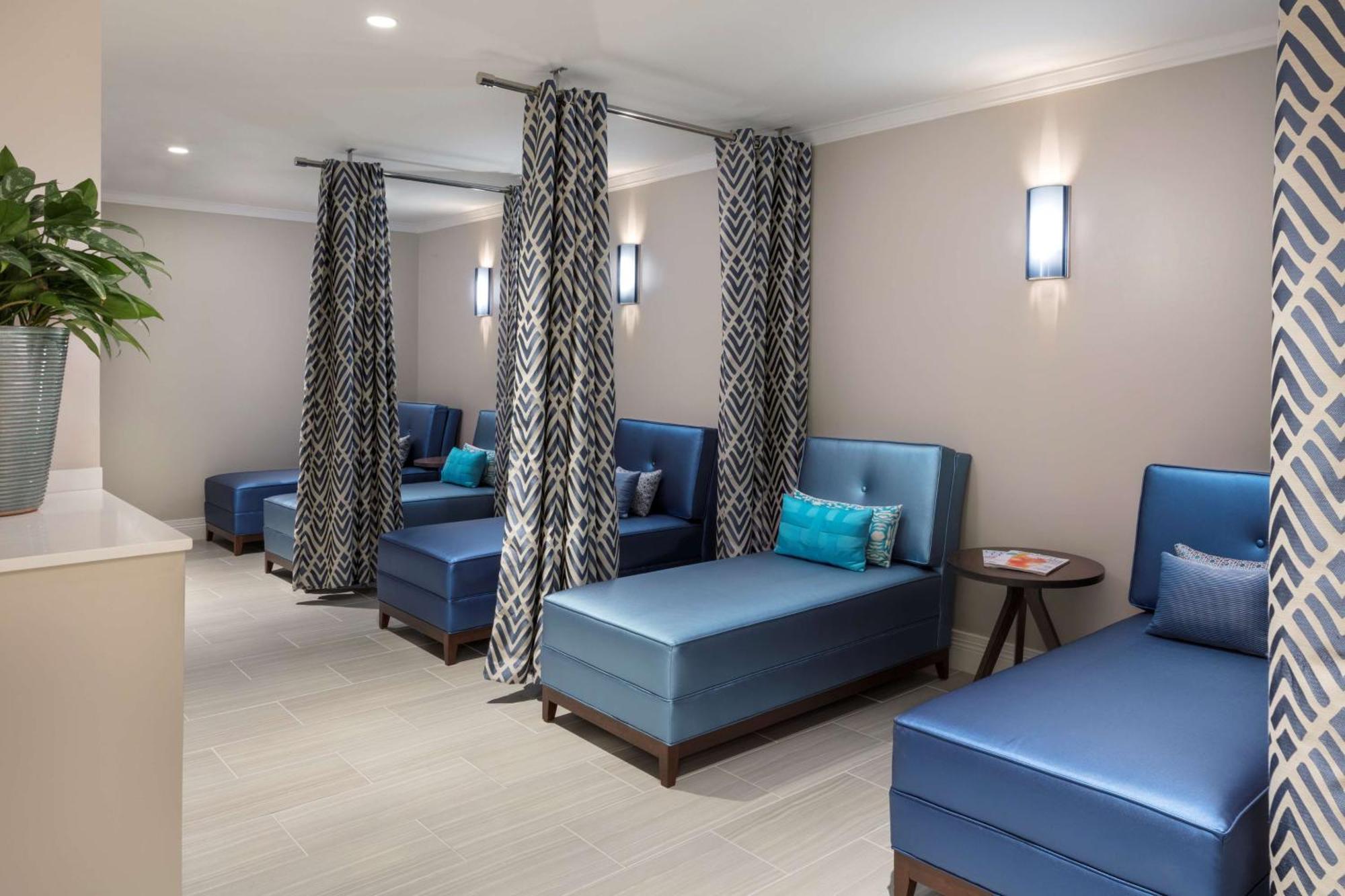 Hilton Clearwater Beach Resort & Spa Exterior photo