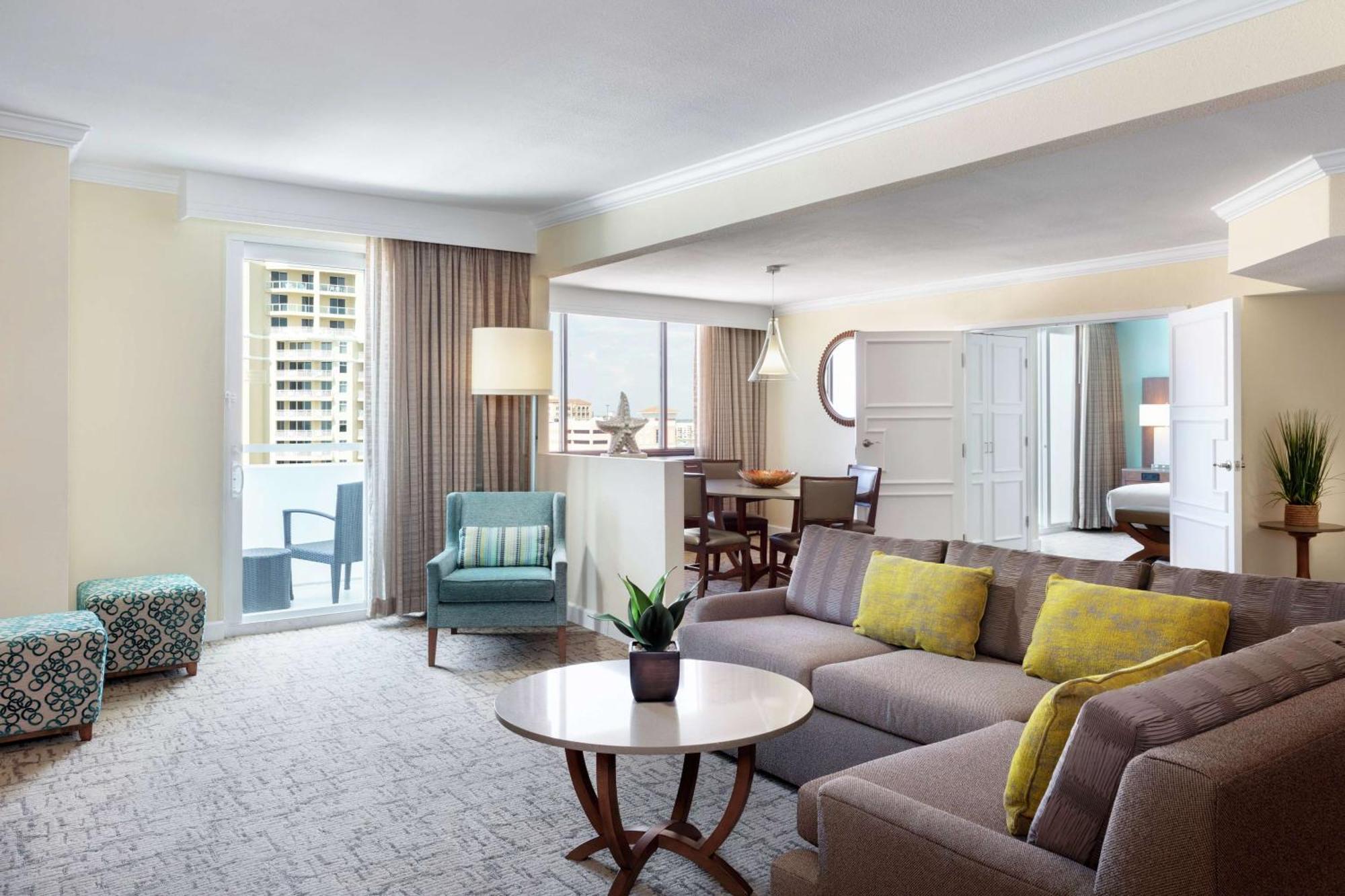 Hilton Clearwater Beach Resort & Spa Exterior photo