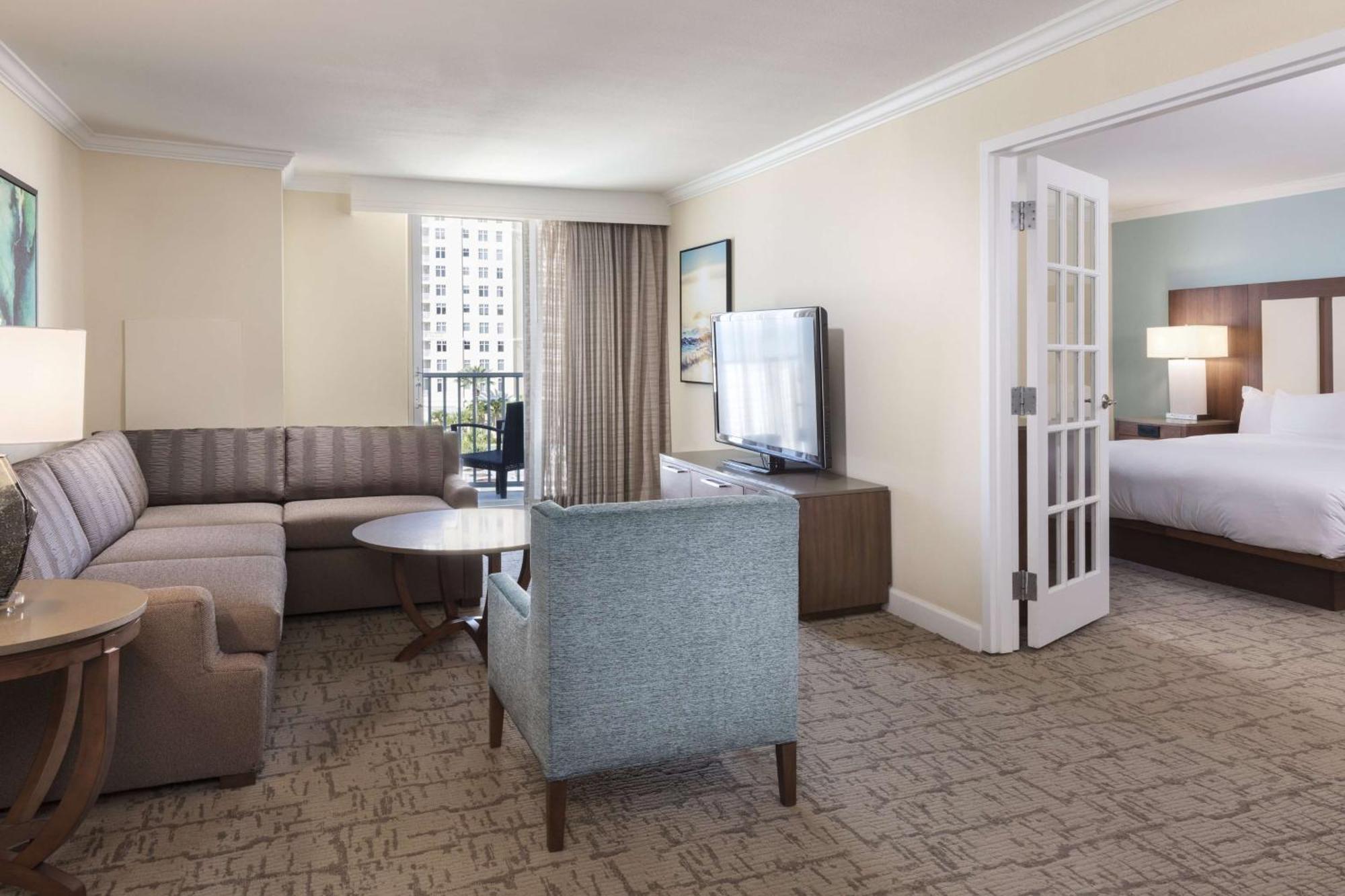 Hilton Clearwater Beach Resort & Spa Exterior photo