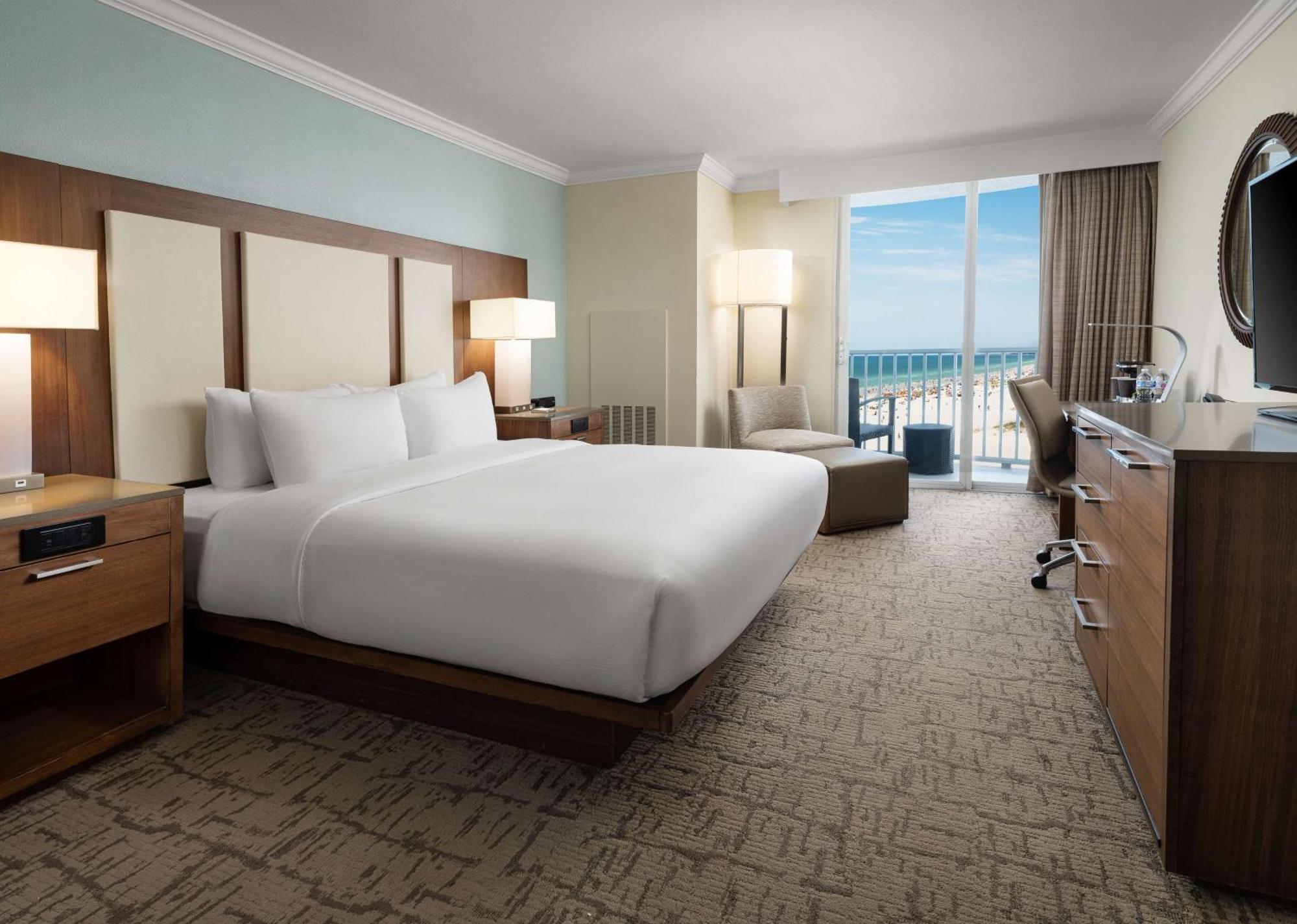 Hilton Clearwater Beach Resort & Spa Exterior photo