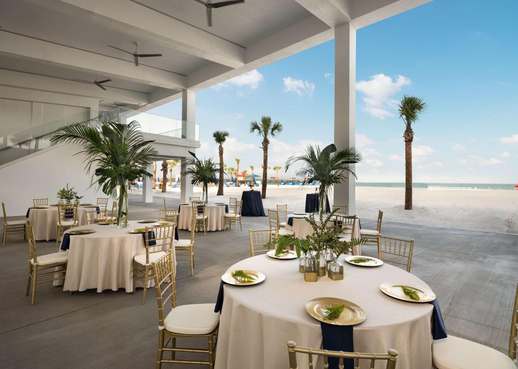 Hilton Clearwater Beach Resort & Spa Exterior photo