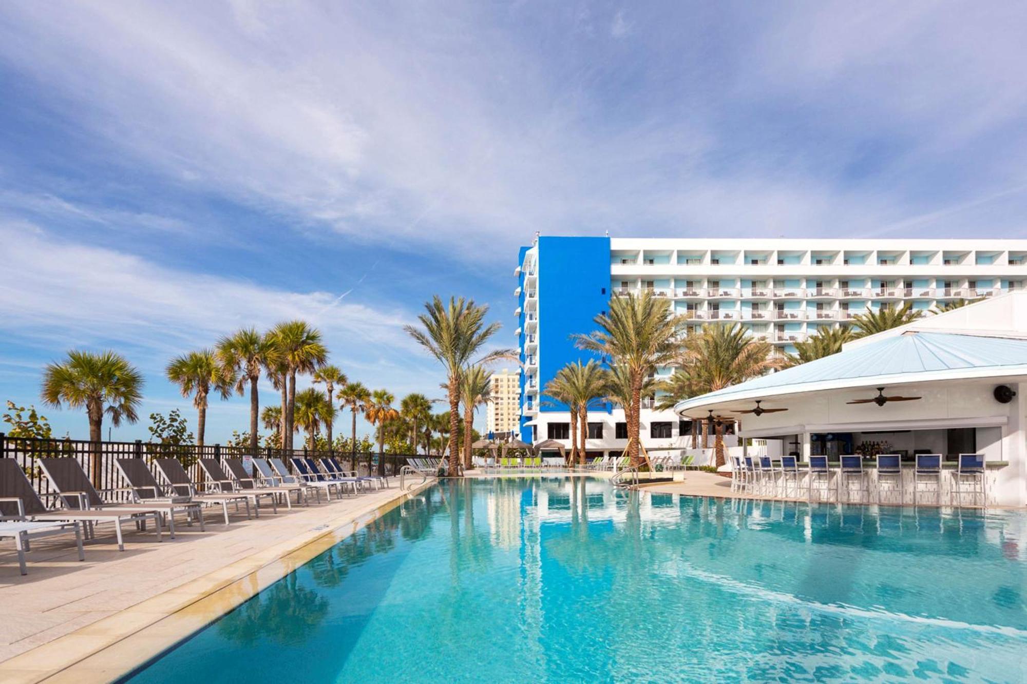Hilton Clearwater Beach Resort & Spa Exterior photo