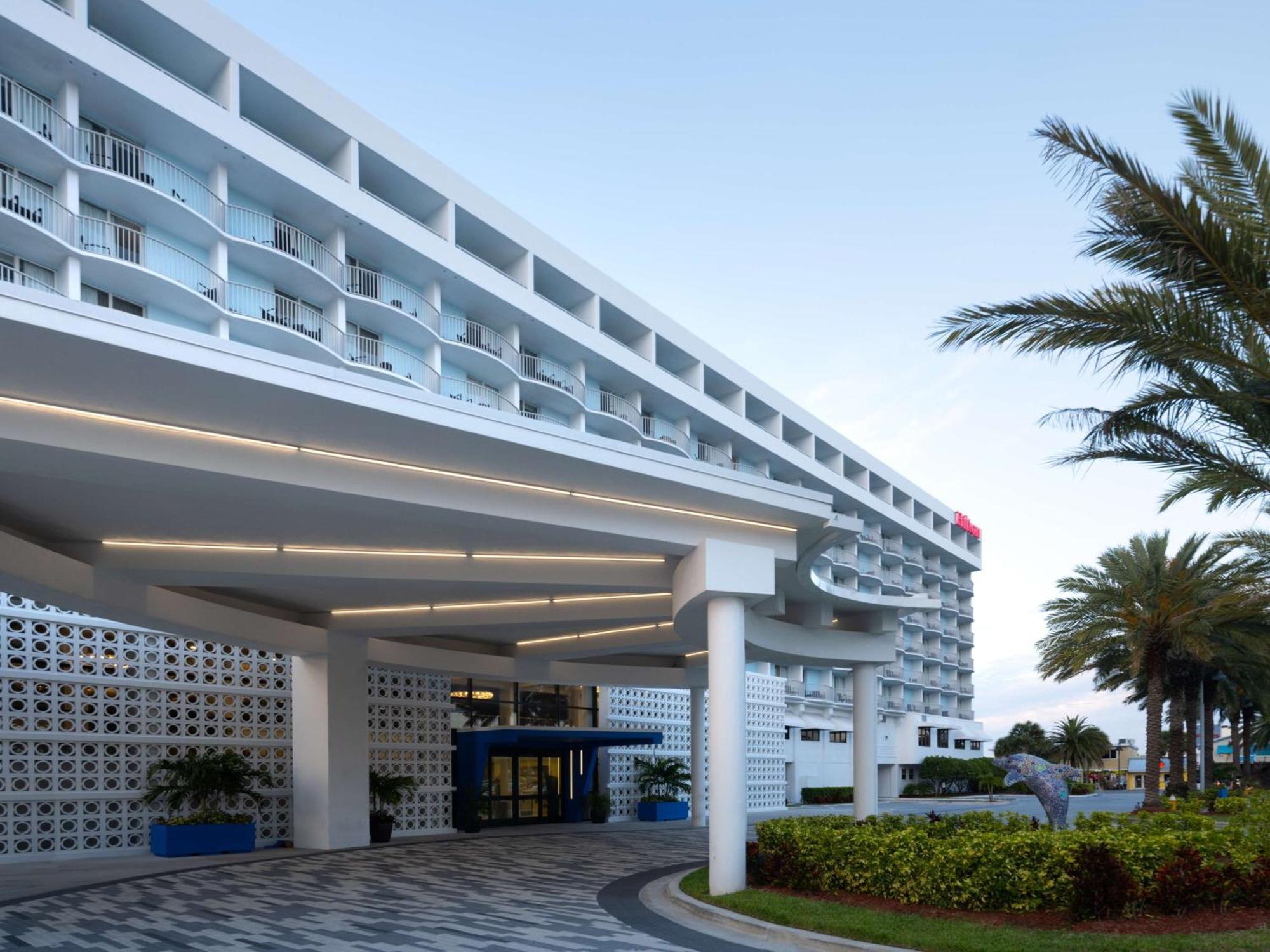 Hilton Clearwater Beach Resort & Spa Exterior photo