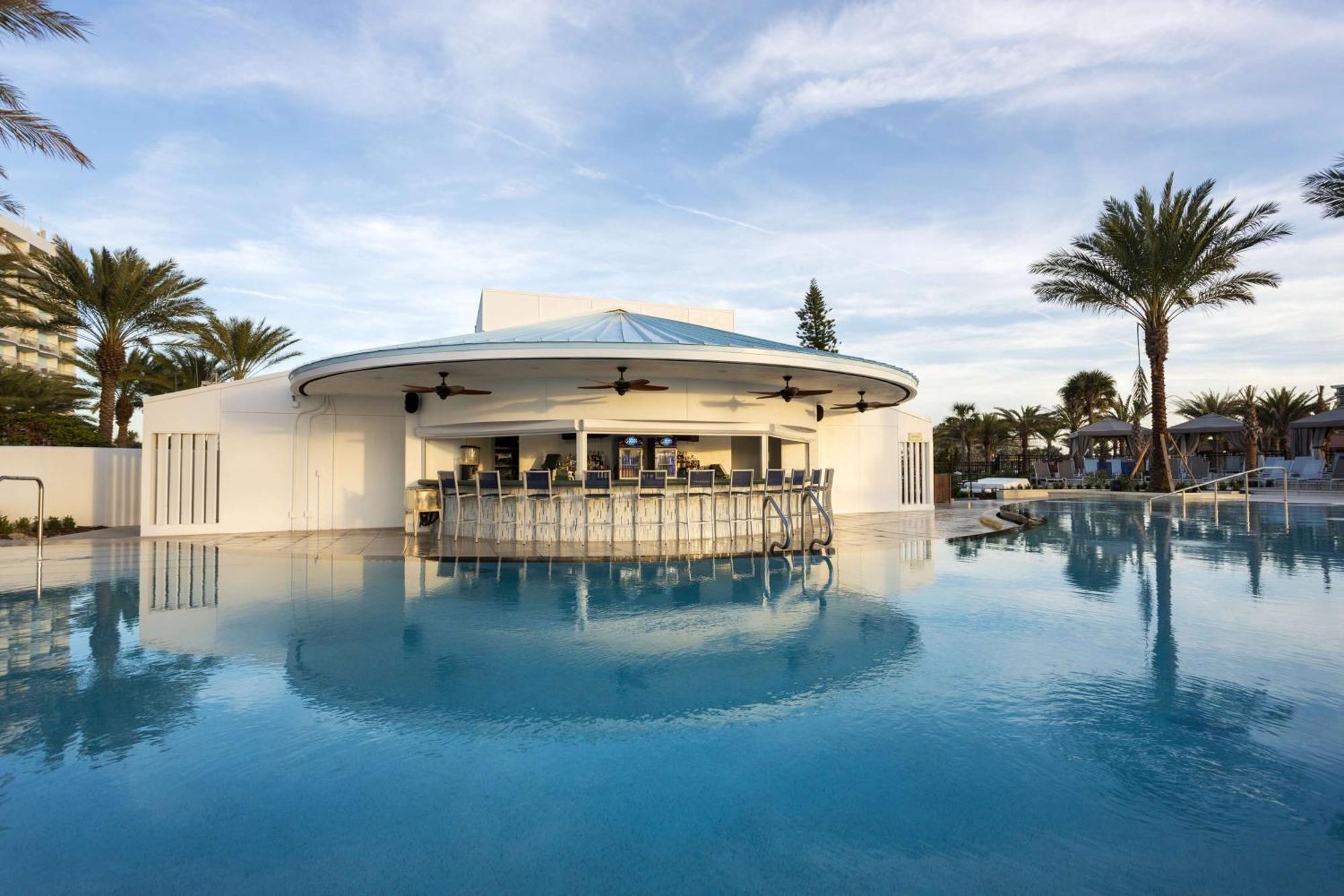 Hilton Clearwater Beach Resort & Spa Exterior photo