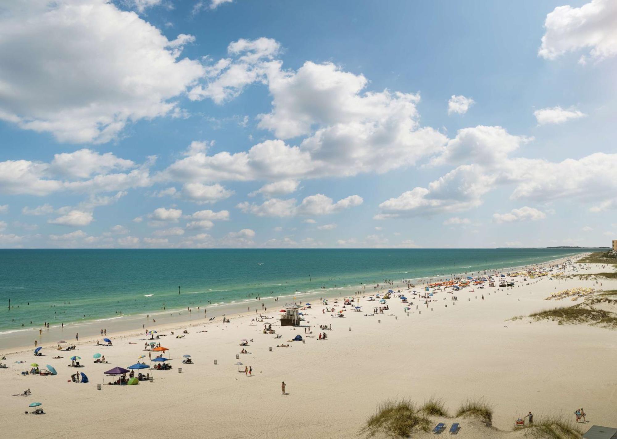 Hilton Clearwater Beach Resort & Spa Exterior photo